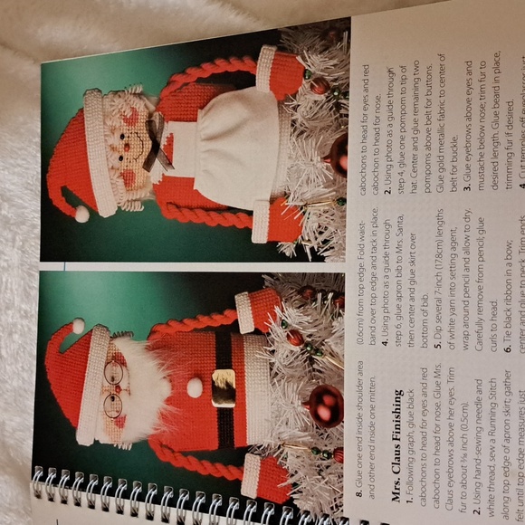 Happy Holidays in plastic canvas - Picture 11 of 16